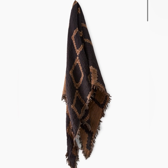 COPY - Wilfred Merino Wool Triangle Scarf - Picture 3 of 4